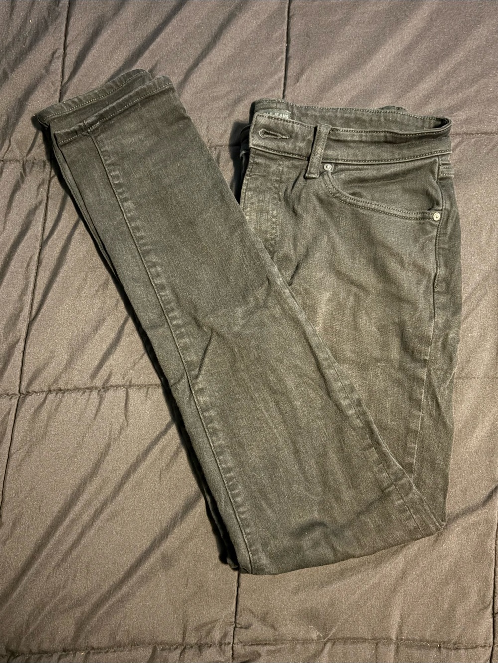 Uniqlo SKINNY Jeans in Black (32x34). Discontinued & HTF!